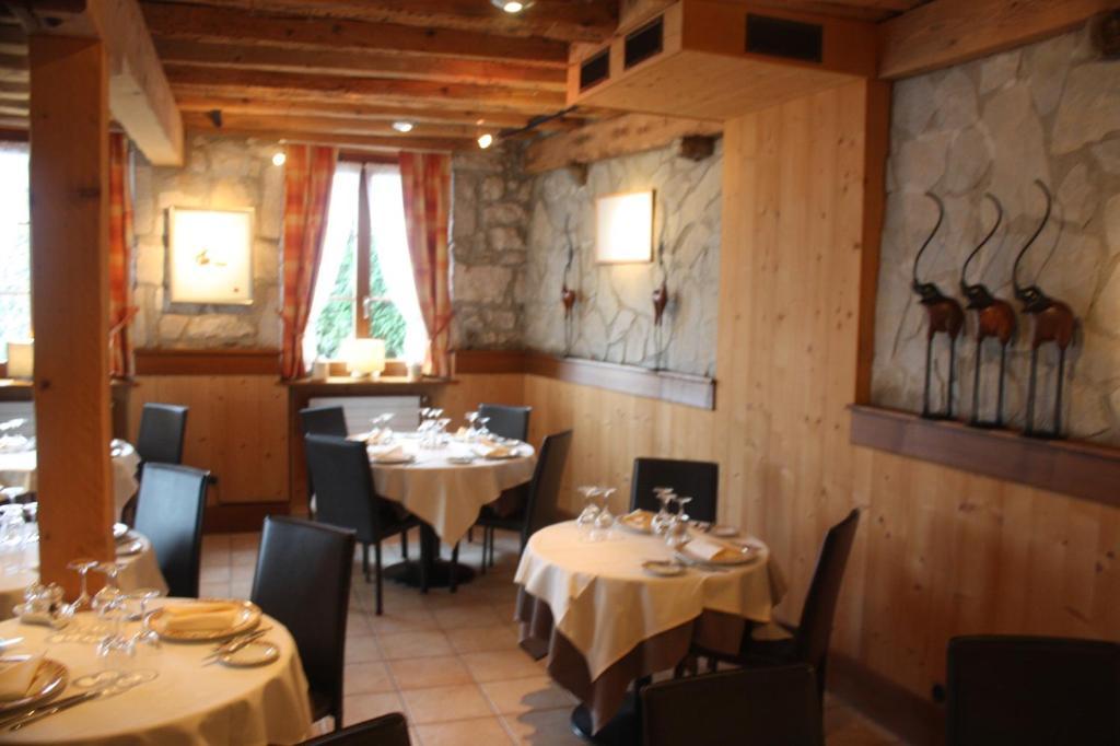 Auberge Communale Bogis Bossey Buitenkant foto