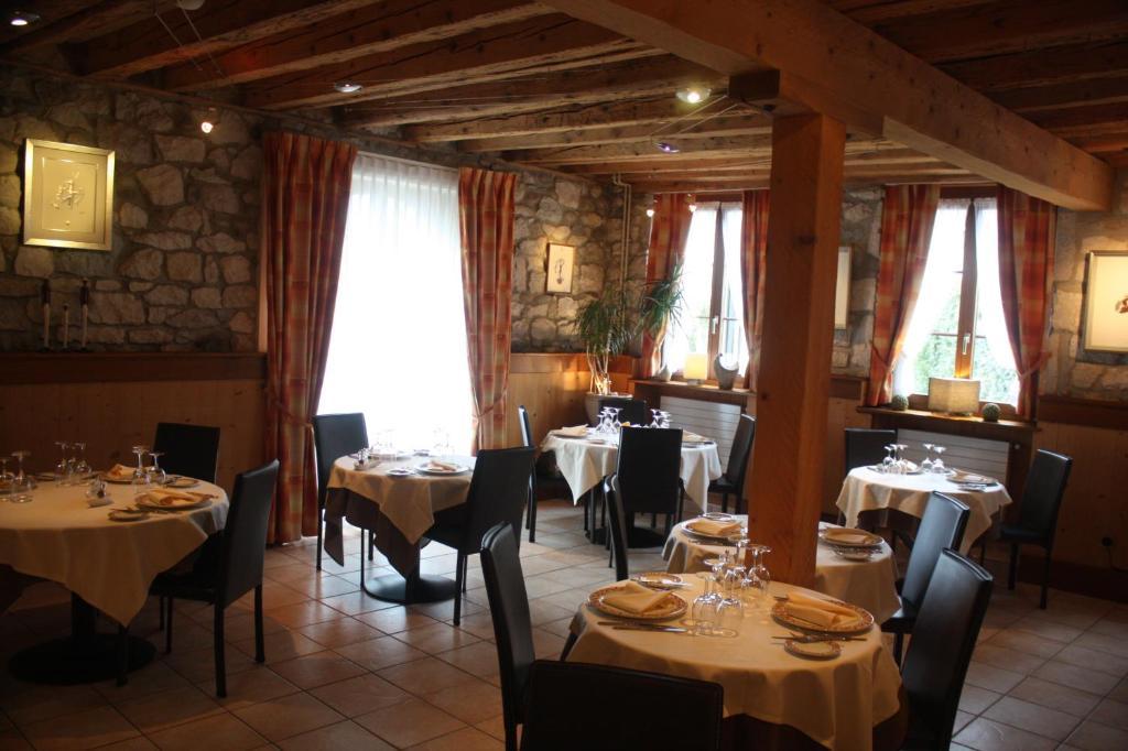 Auberge Communale Bogis Bossey Buitenkant foto